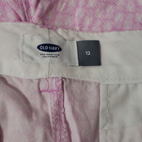 Old Navy Shorts - Picture 3 of 6
